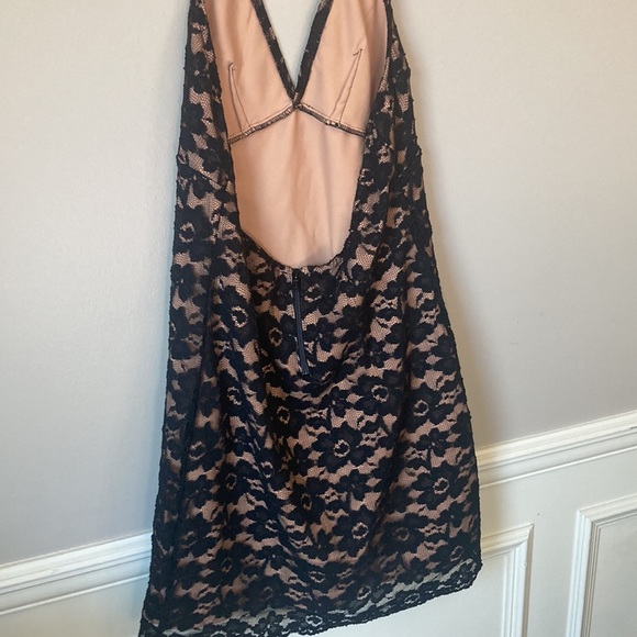 NWOT Class Act Lace Overlay Body Con Dress - Picture 8 of 11